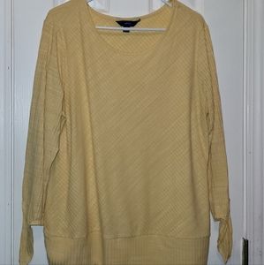 Cute yellow long sleeve top!